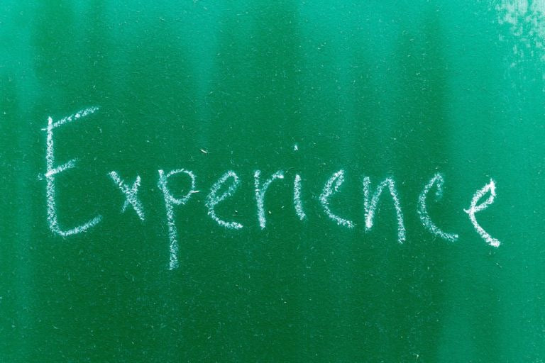 🌟 Art &amp; Cafe × Why Real Experiences Matter