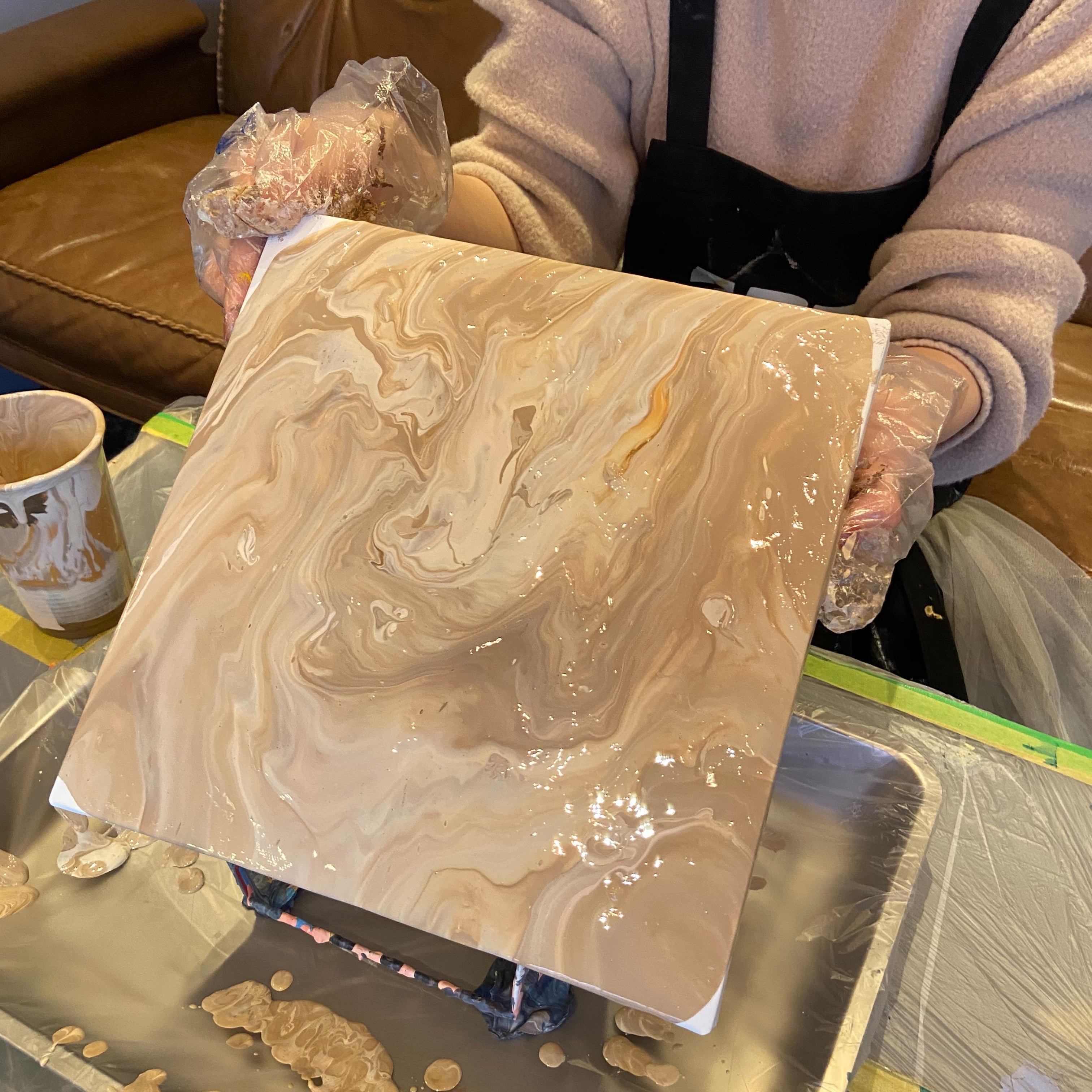 渋谷 土日祝】たらし込み・フルイドアート・ポーリングアート – アート