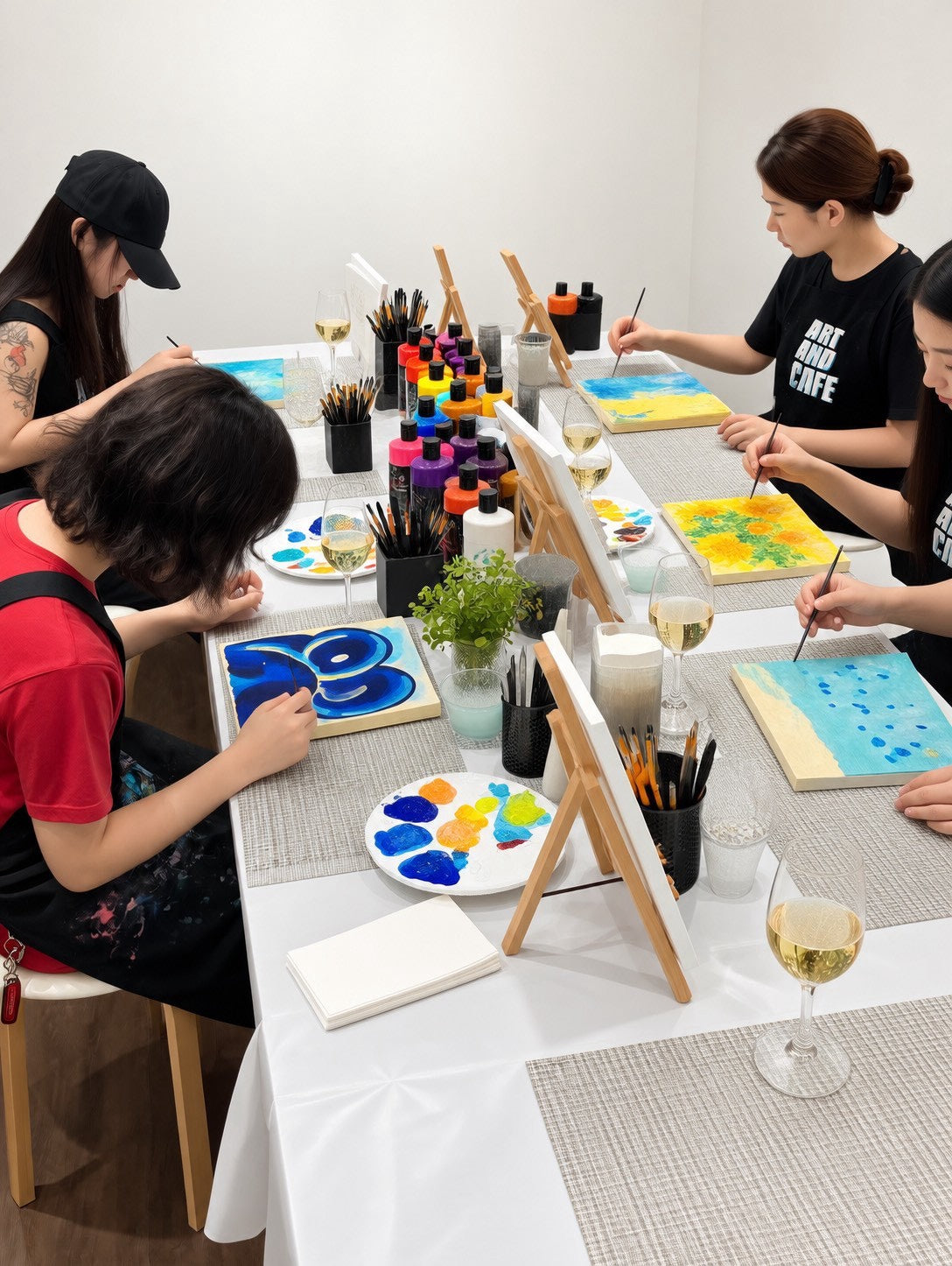 ※4名様専用【土日祝】4名グループアート体験 東京・渋谷｜友達・女子会・家族に｜ART AND CAFE